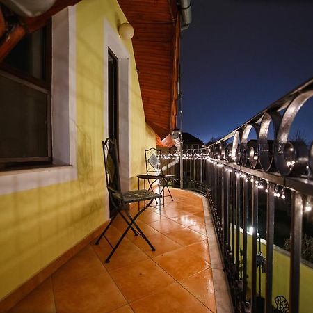 Casa 3 Guesthouse Орадя Екстер'єр фото