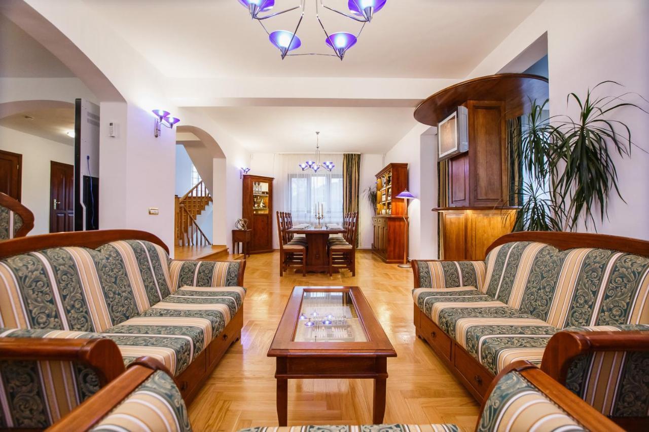 Casa 3 Guesthouse Орадя Екстер'єр фото