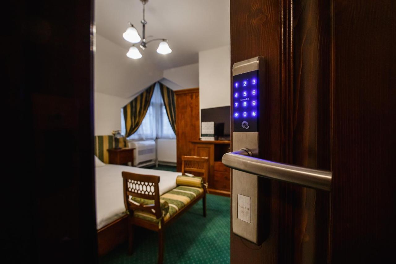 Casa 3 Guesthouse Орадя Екстер'єр фото