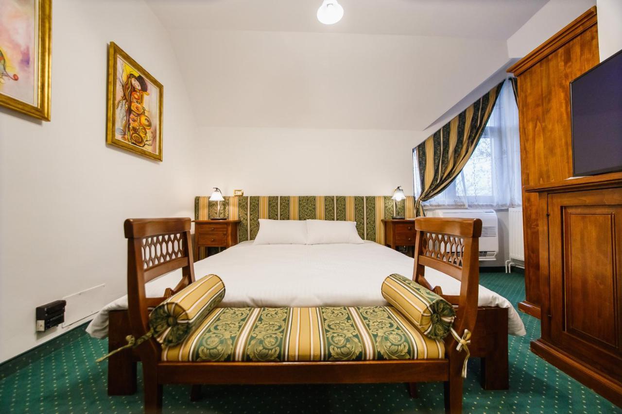 Casa 3 Guesthouse Орадя Екстер'єр фото